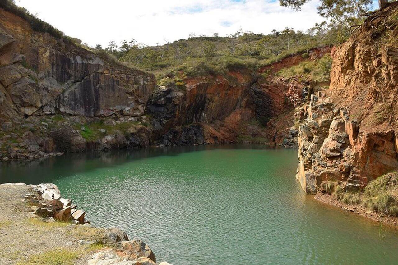 dog friendly hiking trails Ellis Brook Valley Reserve